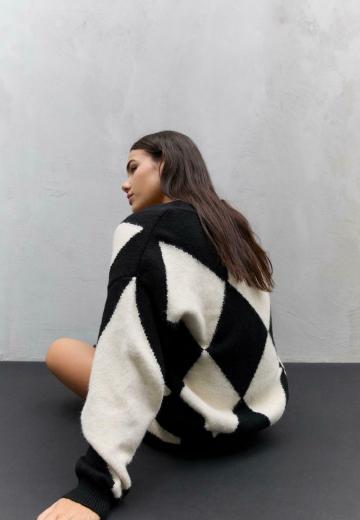 Жаккардовая вязаная кофта