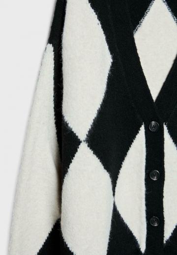 Жаккардовая вязаная кофта