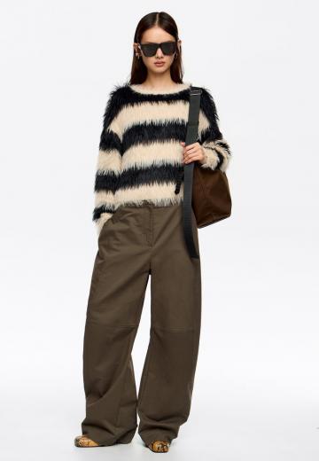 Пуловер в полоску