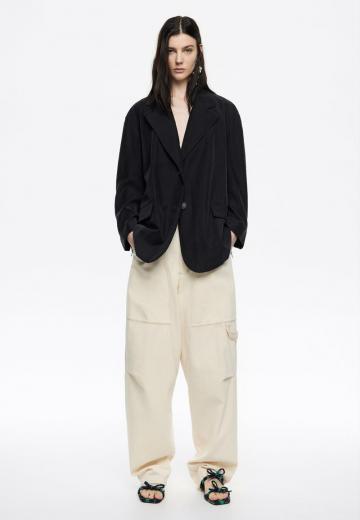 Блейзер с накладными карманами