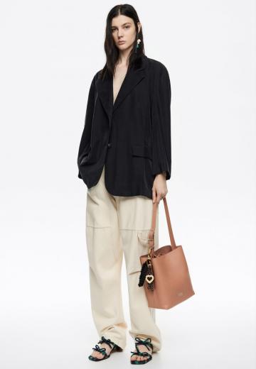 Блейзер с накладными карманами