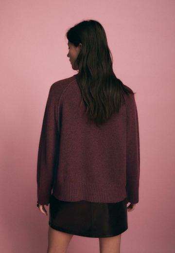 Пуловер в полоску