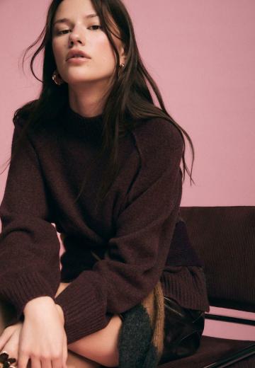 Пуловер в полоску