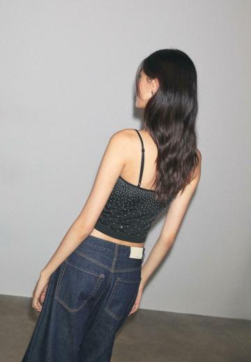 Топ на бретельках