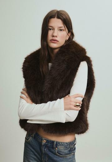 Пуховой жилет