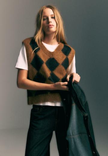 Пуловер без рукавов