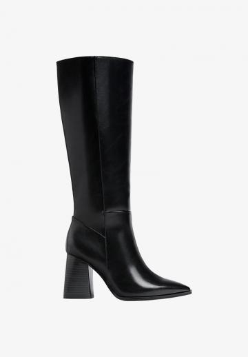 Высокие сапоги