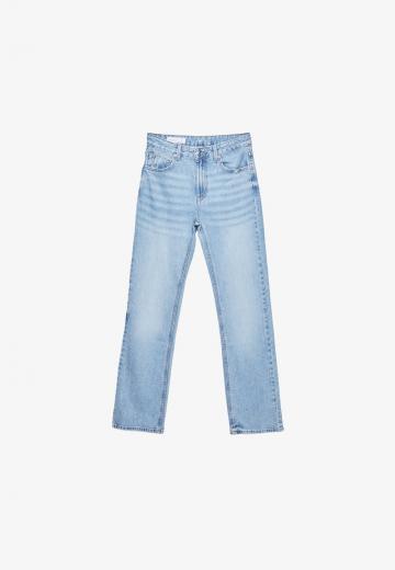 Прямые джинсы