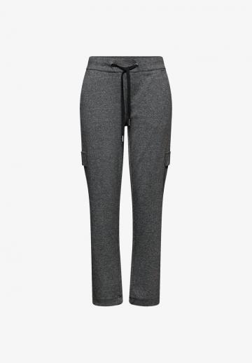 Брюки с накладными карманами