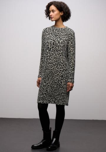 Вязаное платье