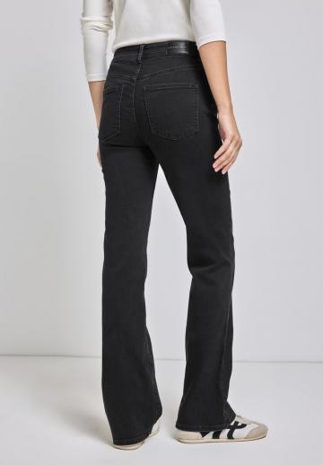 Клешеные брюки