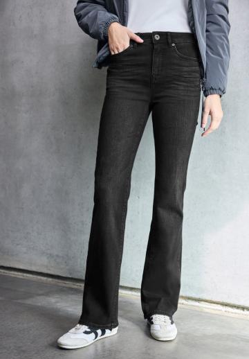 Клешеные брюки