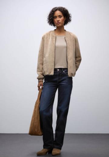 Прямые джинсы