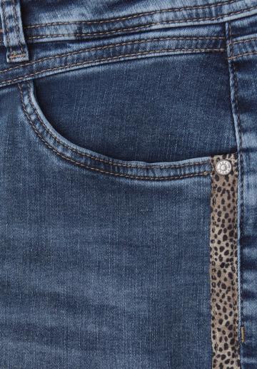 Короткие джинсы