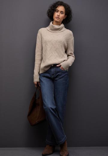 Прямые джинсы