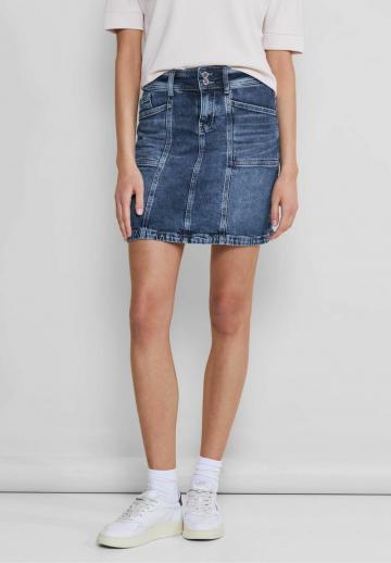 Юбка с накладными карманами