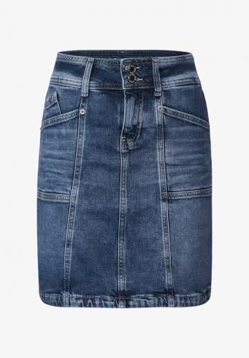 Юбка с накладными карманами