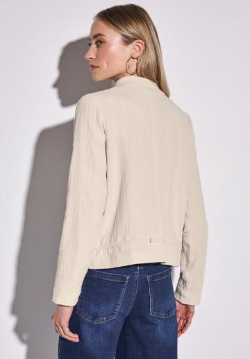 Куртка с накладнымит карманами