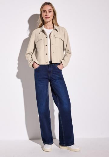 Куртка с накладнымит карманами