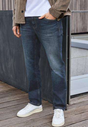 Прямые джинсы