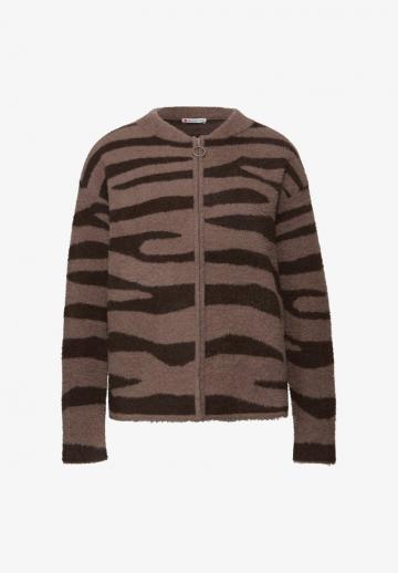 Жаккардовая вязаная кофта