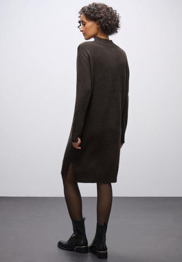 Вязаное платье