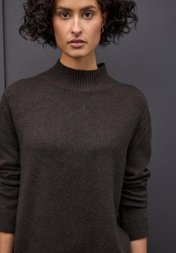 Вязаное платье