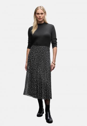 Вязаное платье