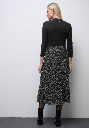 Вязаное платье