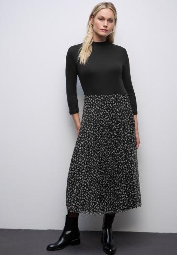 Вязаное платье