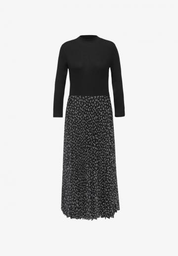 Вязаное платье