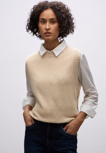 Пуловер без рукавов