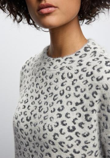 Пуловер с рукавом три четверти