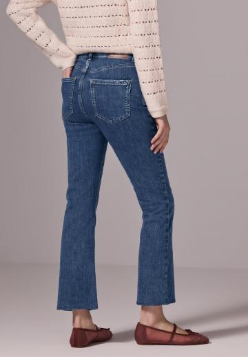 Клешеные джинсы