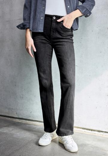 Клешеные брюки