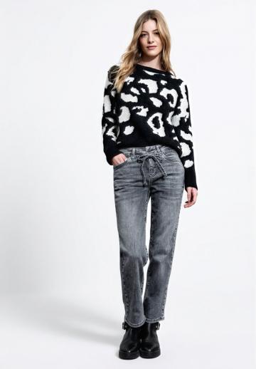 Прямые джинсы