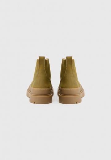 Ботинки на шнуровке