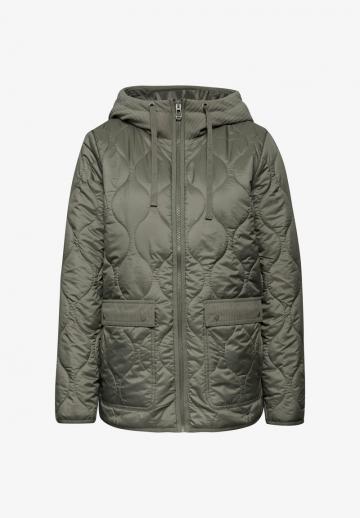 Куртка с накладнымит карманами