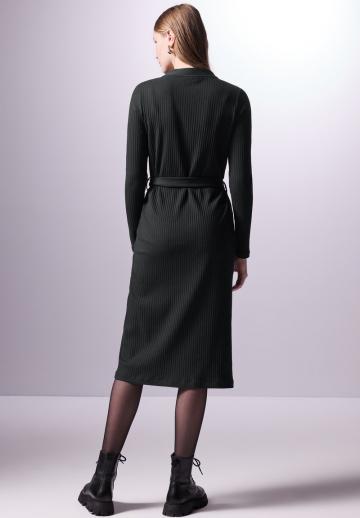 Вязаное платье