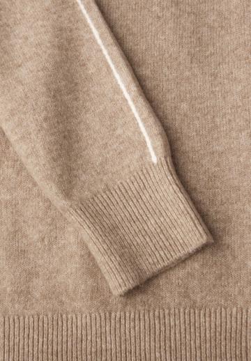 Пуловер с капюшоном