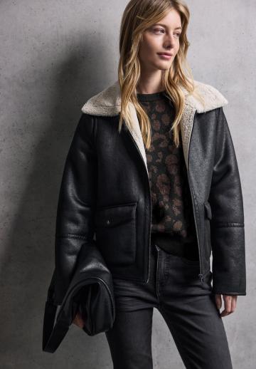 Пуловер без рукавов