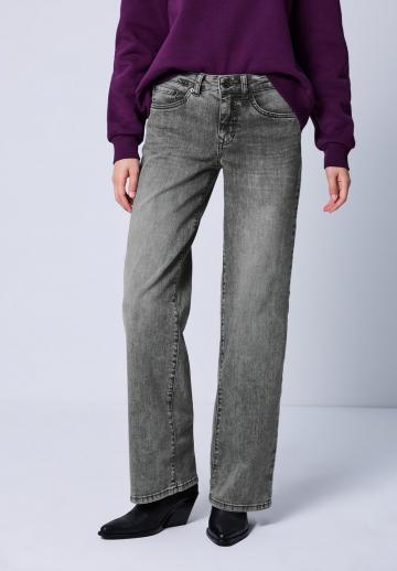 Джинсы