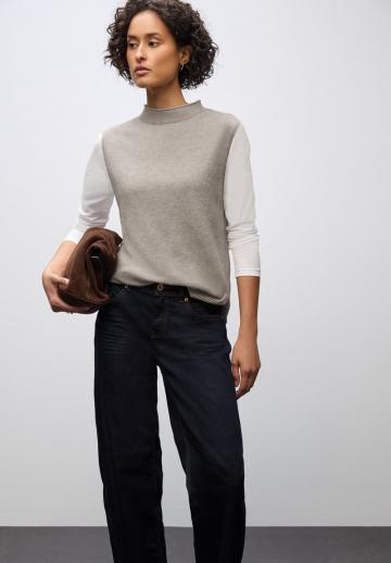 Пуловер без рукавов