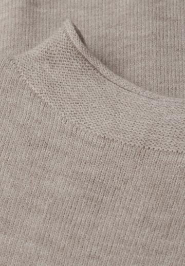 Пуловер без рукавов