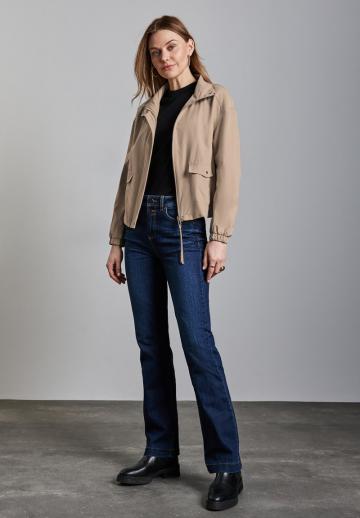 Куртка с накладнымит карманами