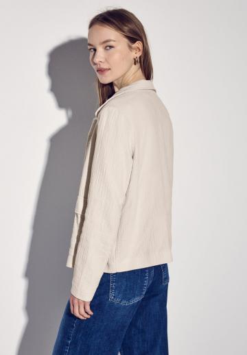 Куртка с накладнымит карманами