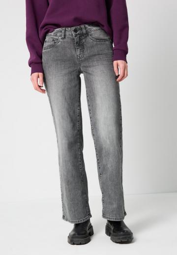 Джинсы