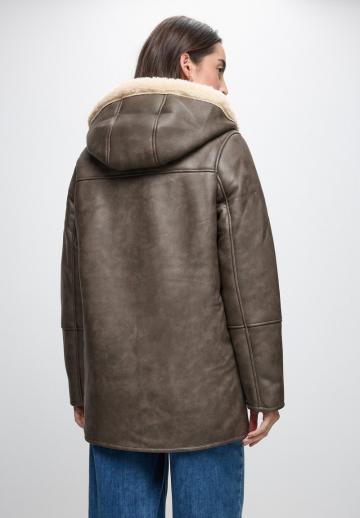 Пальто из искусственной кожи