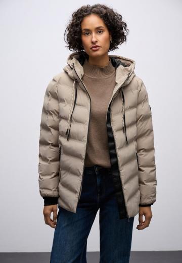 Зимняя куртка