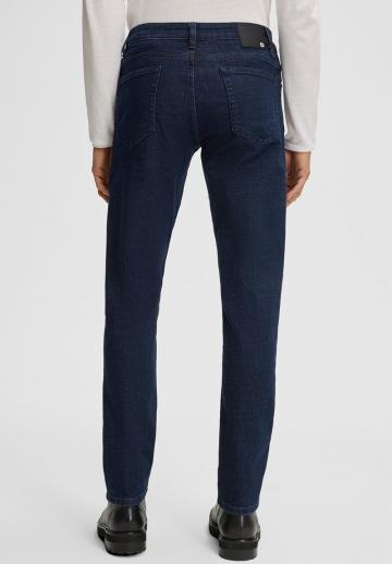 Узкие джинсы